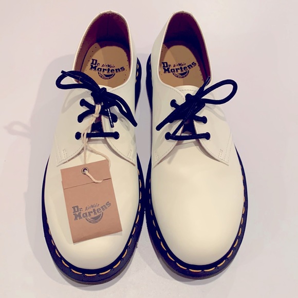 Dr. Martens Shoes - NWT Dr. Martens 1461 White Leather Oxford Shoe Size 9 Women / 41 EU